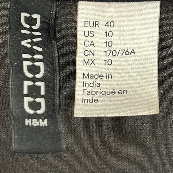 Divided By H&M Black Button Up Blouse Long Length - Picture 3 of 3